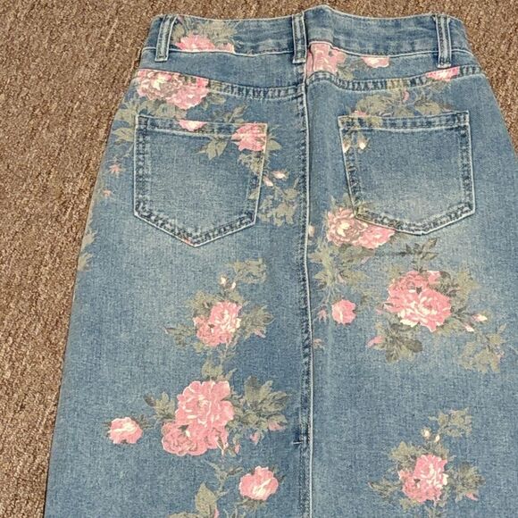 Floral Print Denim Skirt - Picture 5 of 7